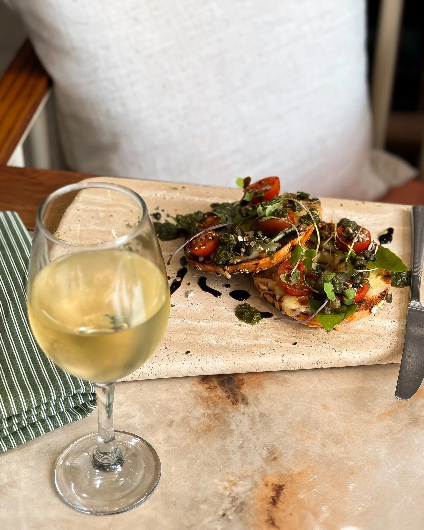 Soft, fresh, and oh-so-satisfying. 🥯💛 Try our Fresh Mozzarella Bagel - the perfect grab-and-go bite for your day.

@galleriamall
@umhlanga_rocks
@gatewayumhlanga
@lighthousequarter_umhlanga

#CircusCircusCafe #MozzarellaBagel #DurbanBreakfast #Cafe