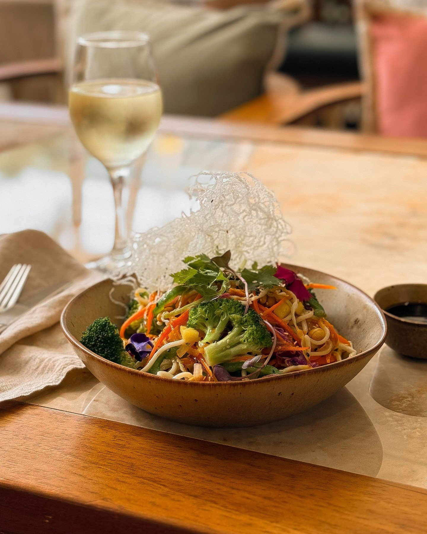 Colourful, wholesome, feel-good nourishment. 🍜🌈 A bowl full of balance.

@galleriamall
@umhlanga_rocks
@gatewayumhlanga
@lighthousequarter_umhlanga

#NourishYourself #HealthyEats #FreshFlavours