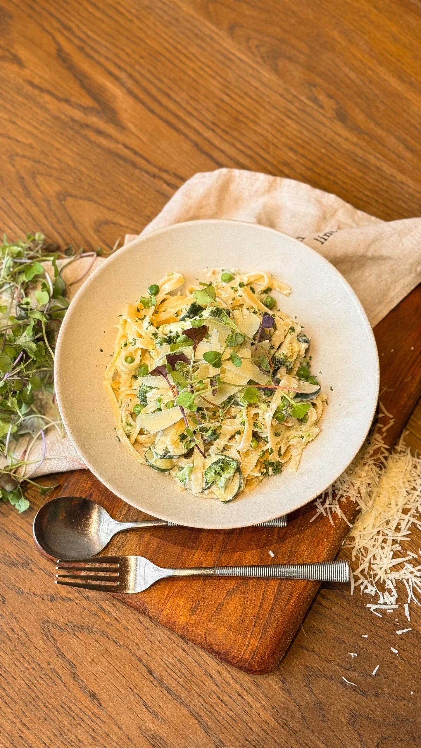 Because some days call for carbs. 🍝💛Especially when they&rsquo;re half price.

Enjoy HALF PRICE BURGERS &amp; PASTAS every Tuesday. Offer excludes the &lsquo;Mother of all Burgers&rsquo; as well as kids&rsquo; meals. It can't be combined with othe