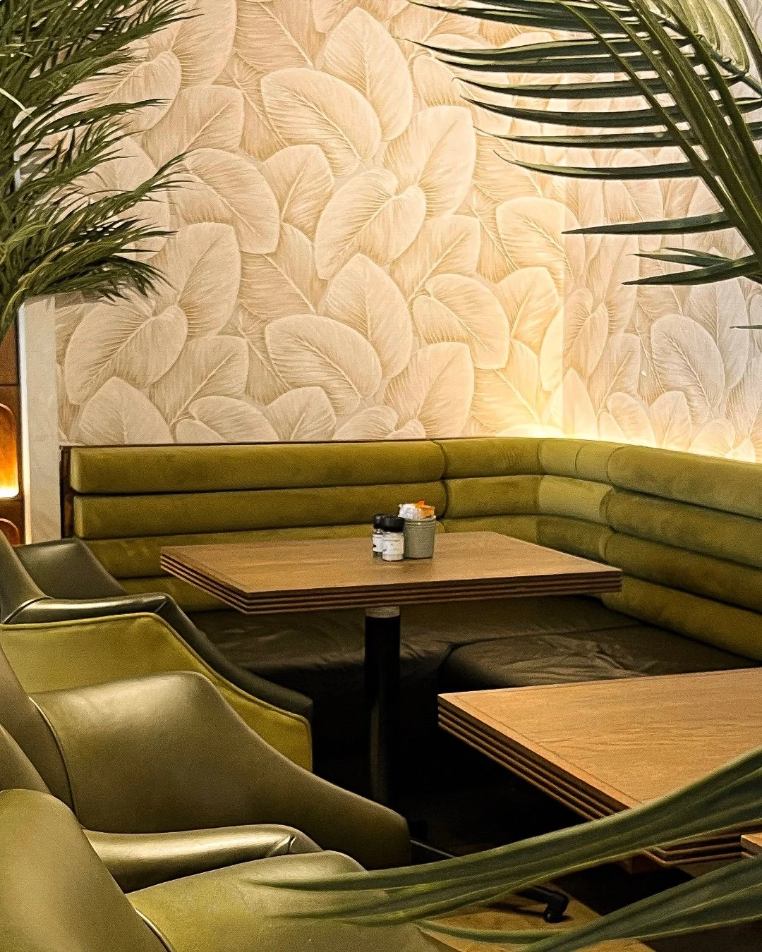 Where good food meets great company, your table is waiting. ✨

@galleriamall
@gatewayumhlanga

#DineInStyle #CircusCircusCafe