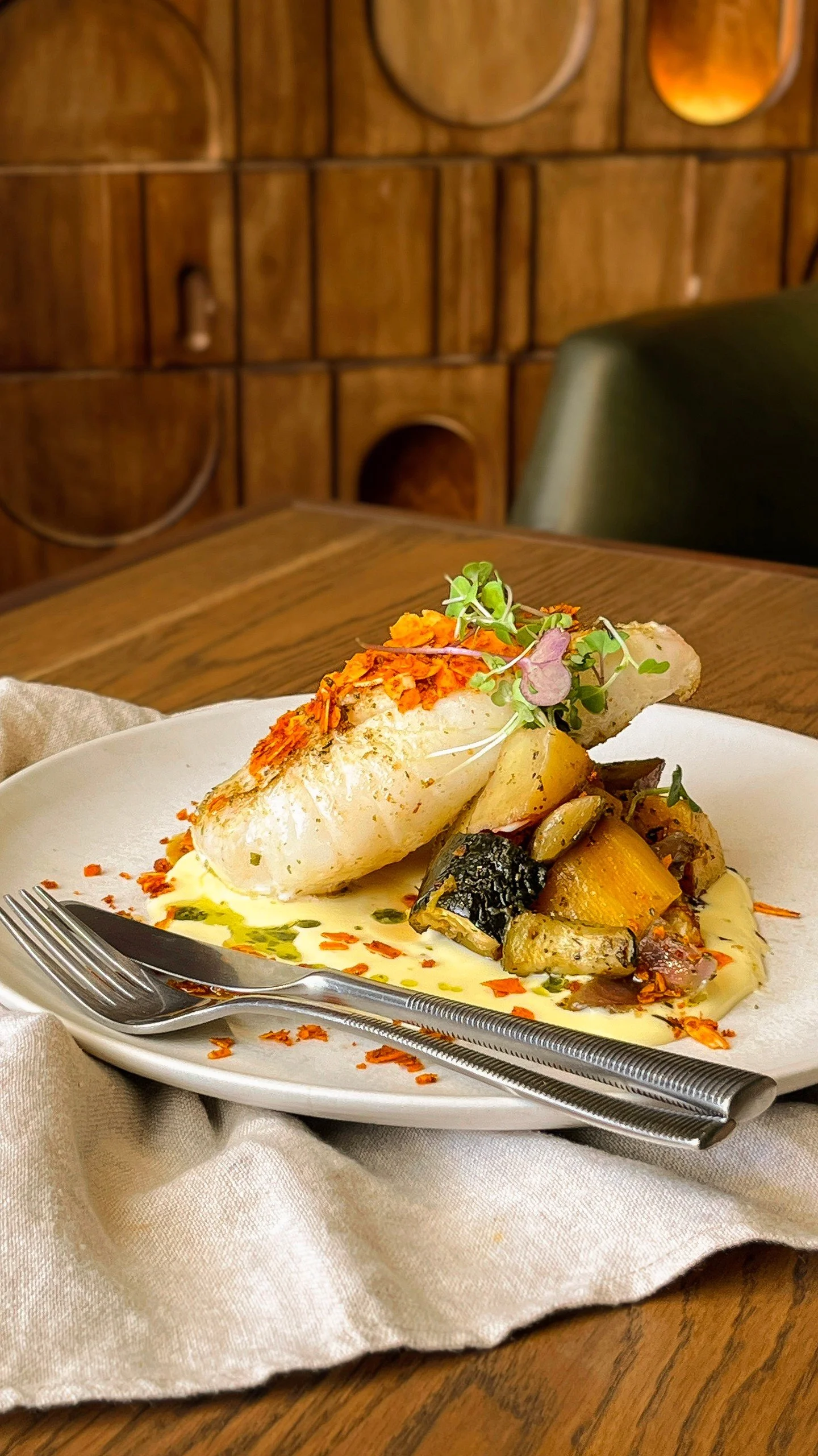 Delicate, buttery, melt-in-your-mouth kingclip finished with a silky beurre blanc, elegance on every forkful. ✨

@galleriamall
@gatewayumhlanga

#SeafoodLovers #CircusCircusEats