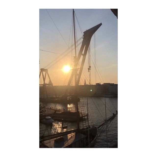 Huge crane ship passing by Nyhavn yesterday filmed in few bits. The best view from @nordatlantensbrygge Tomorrow there will be open a new bridge in Copenhagen &ldquo;Little Langebro. We call it building bridges -
-
-
#buildingbridges #little #langebr