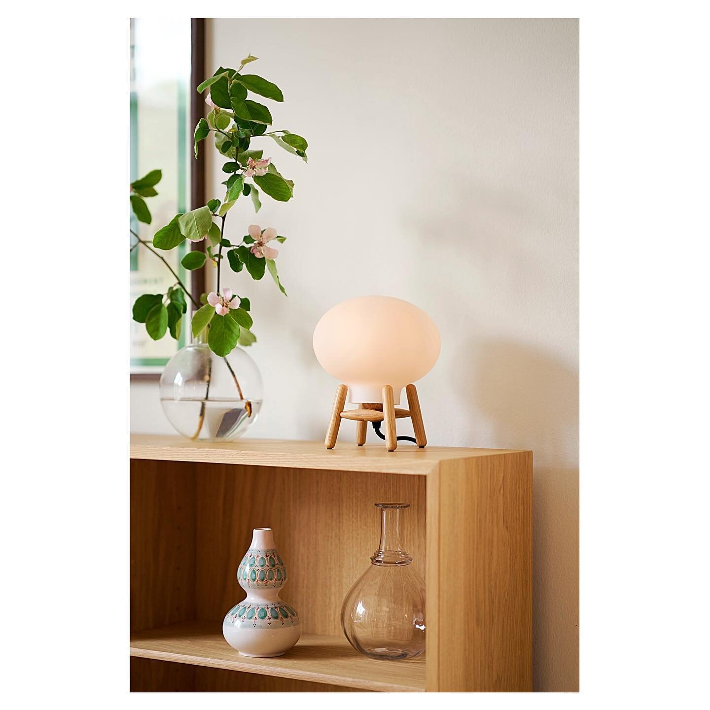 Little version of Hiti table lamp U6 has finally arrived on stock. A ideal Christmas gift in 6 different versions: opal glass transparent glass, oak, black oak and walnut. Hiti family of stand lamps are made together with @philipbro for @fdbmobler an