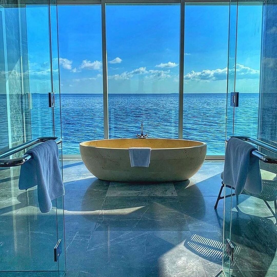 Ihana kylpyhuone... 💫🌟A perfect bathroom view in the Maldives 🇲🇻 🥂🥂🥂
@amazinghotel @merkku_rahkolatoivanen 

📸: @elindhomie
#maledives #skier_nunnu #vacationmode #holidaymood #bathroom #bathroomwithaview #amazingnature #lovethesea