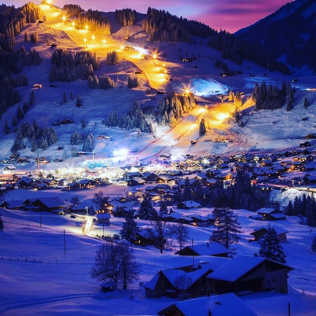 Ihana hiihtokeskus 🇨🇭⛷🎿Great ski resort Adelboden @amazingswitzerland @adelbodenlenk @myswitzerland 

📸@davidbirri 
#amazingswitzerland #adelboden #skier_nunnu #switzerland #winterwonderland #travelpronunnuk #loveofswitzerland #myswitzerland #swi