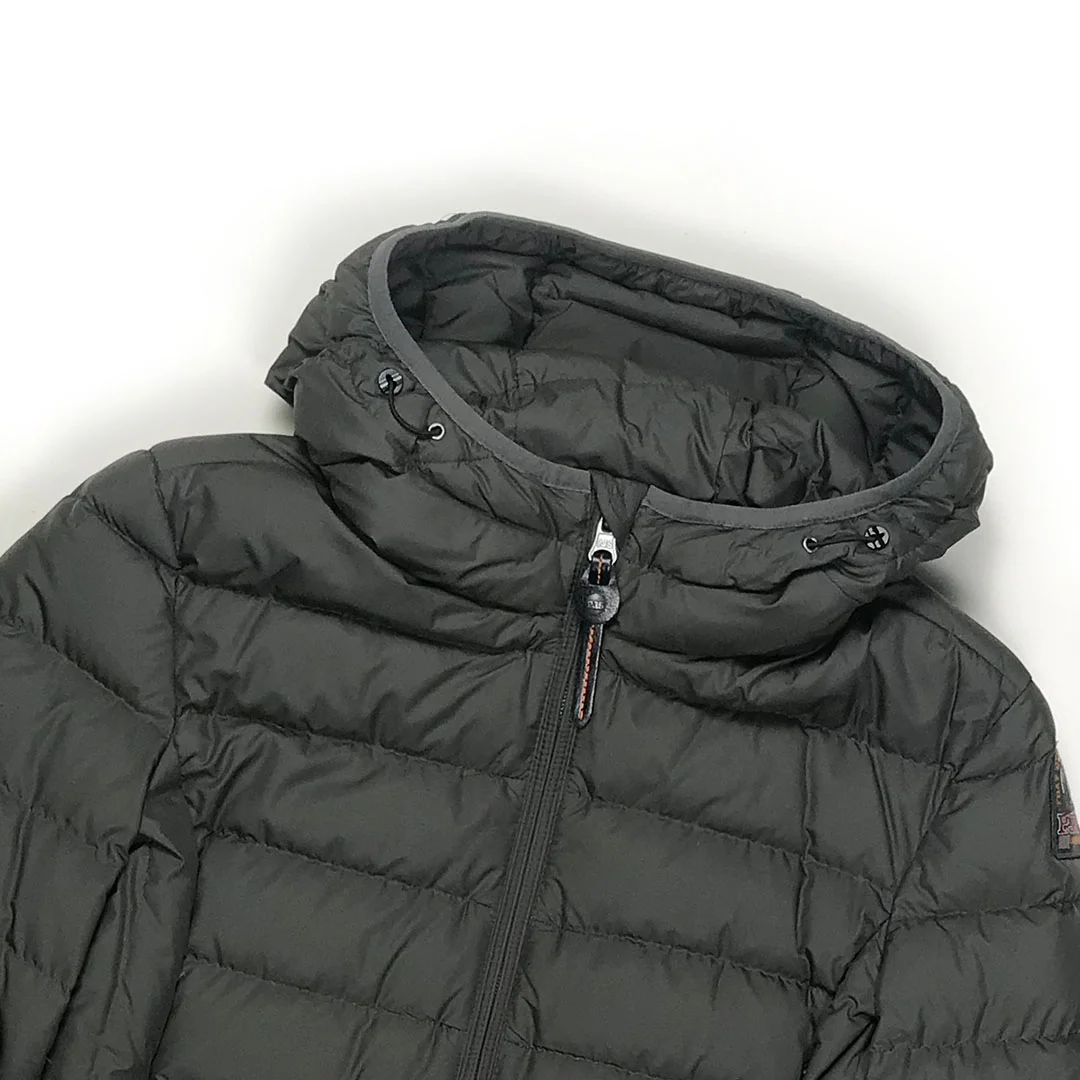 20181030_Parajumpers_Irene_Bush_Closeup.jpg