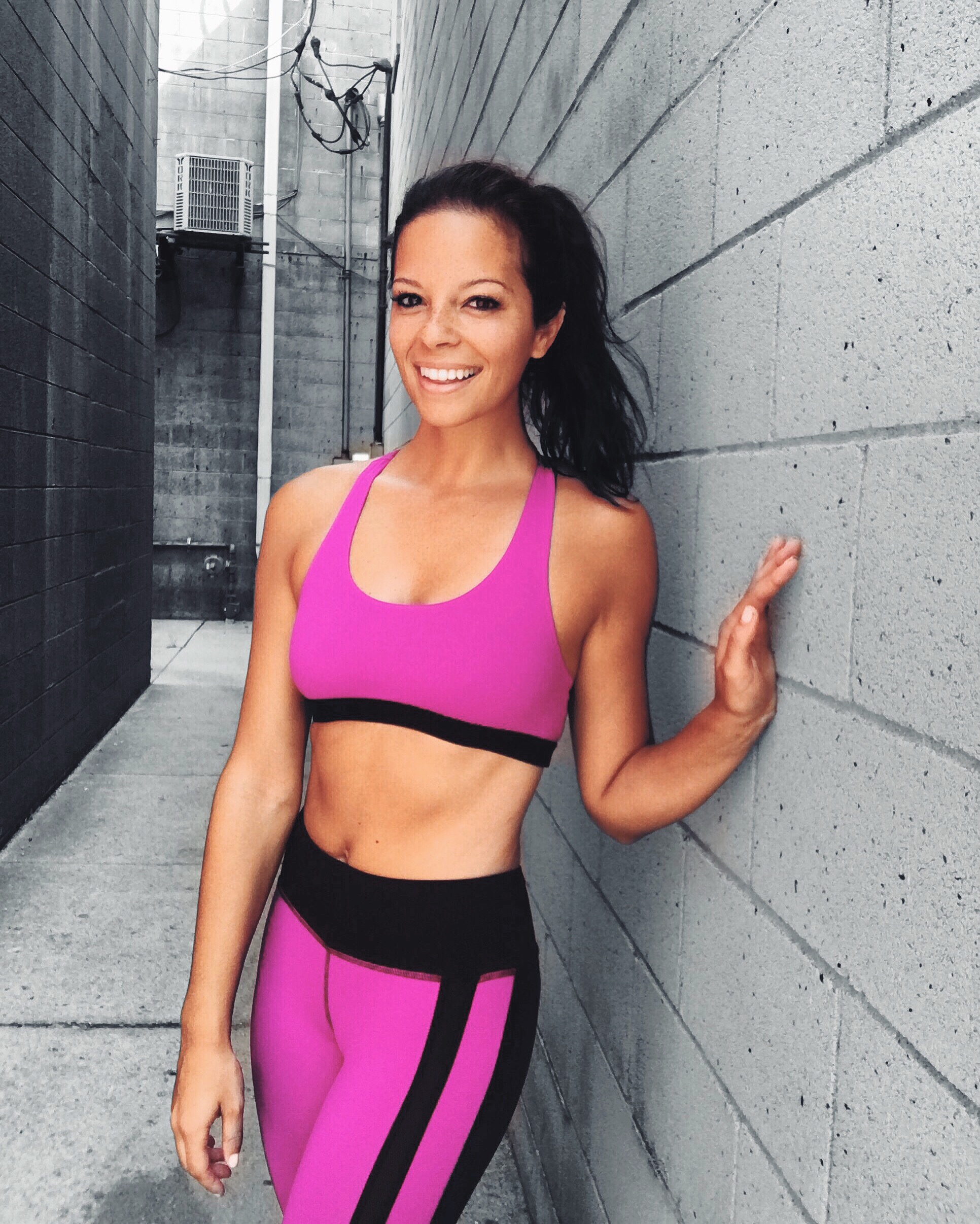 @ModernYogi Racerback Top & Contrast Cropped Leggings