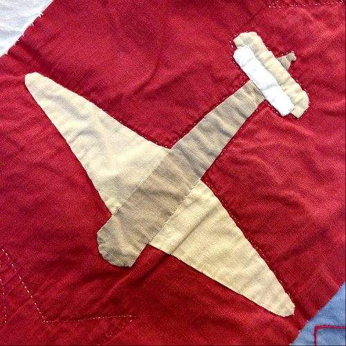 Making an airplane quilt has long been on my wish list, and this plane is done in a way I haven't seen. Have you seen any like this before? It's really special.