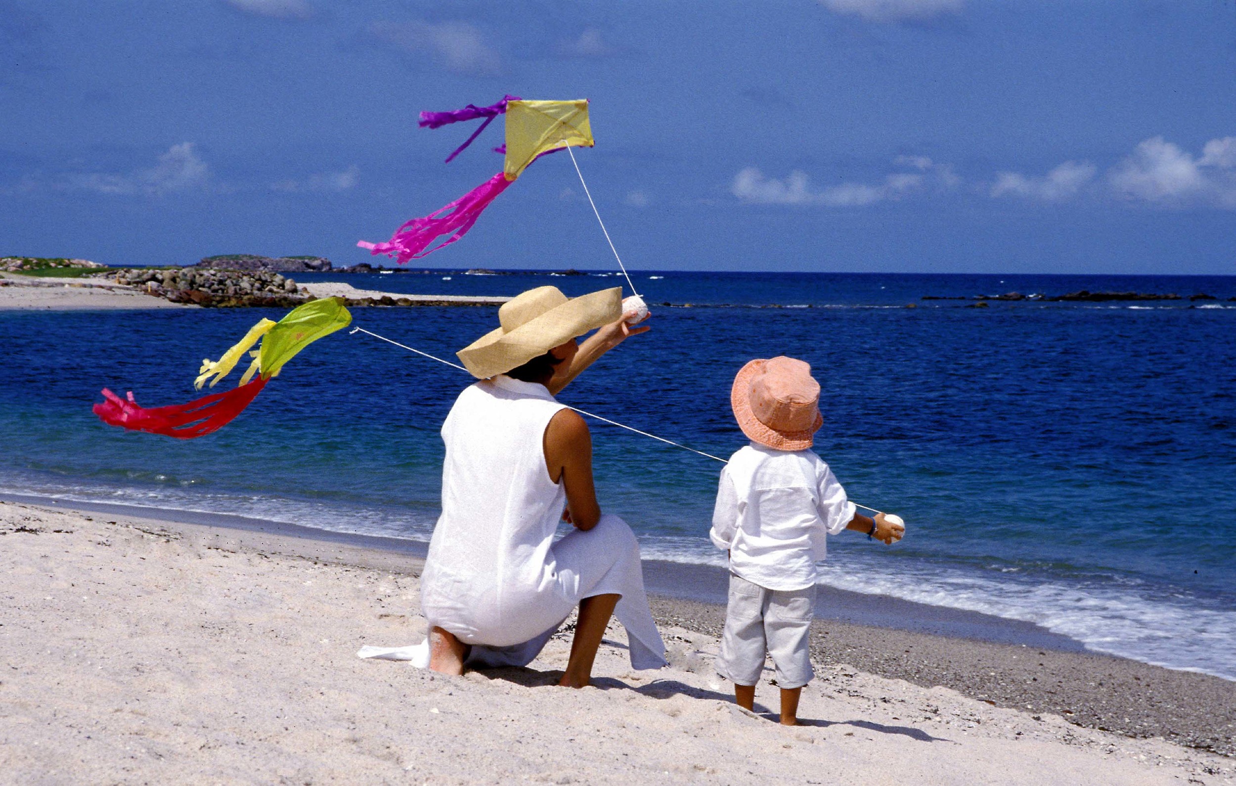 Mom&boy kites.jpg