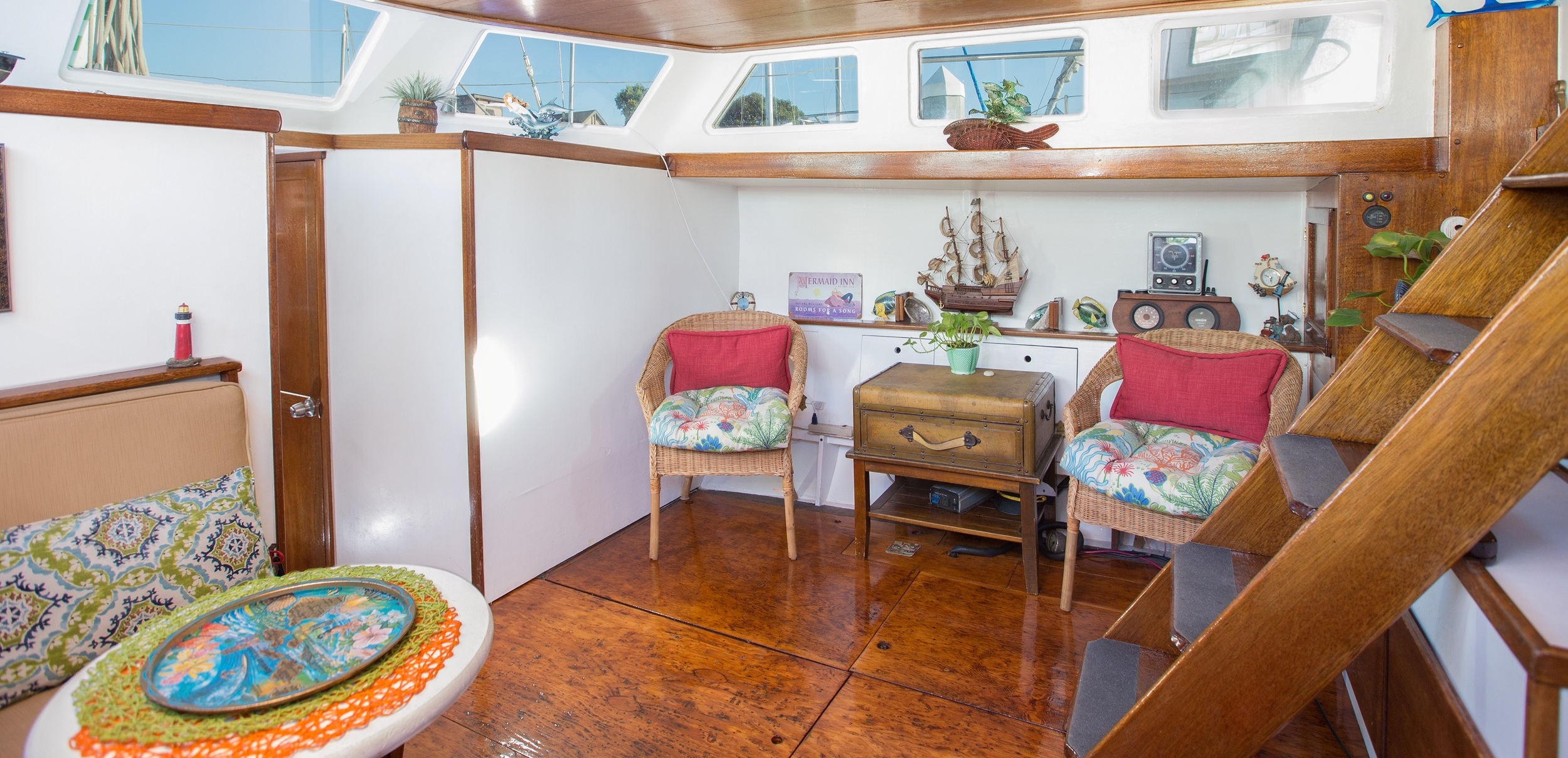 Salon to Starboard