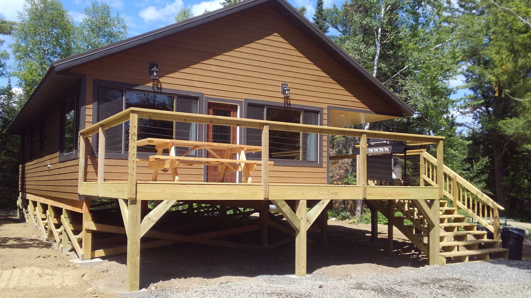 cabin+front+table+and+grill+KIMG2025-3.jpg
