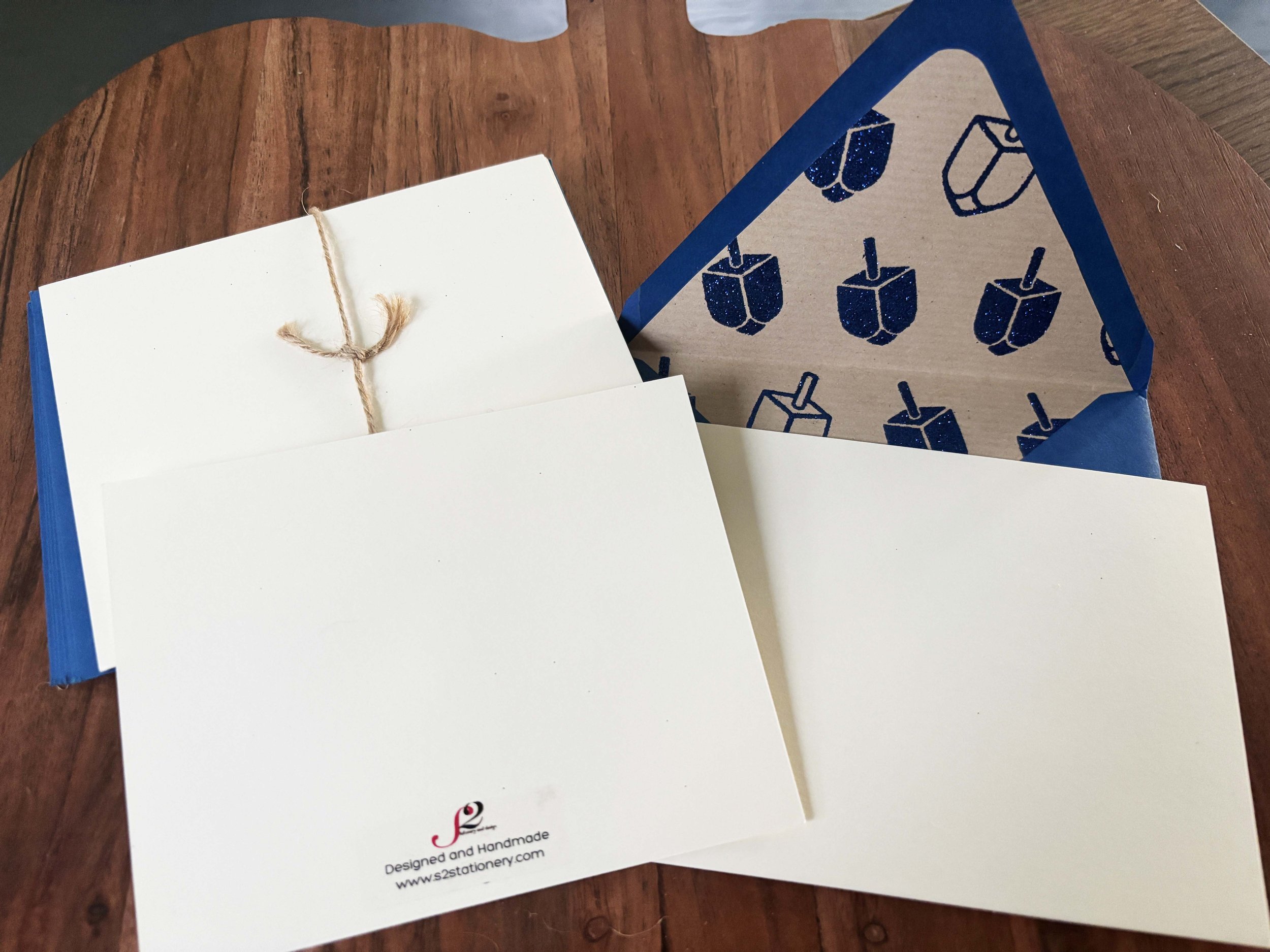 Flat Note Cards with Hanukkah Dreidel Paper Hand-Lined Envelopes  (set of 8)