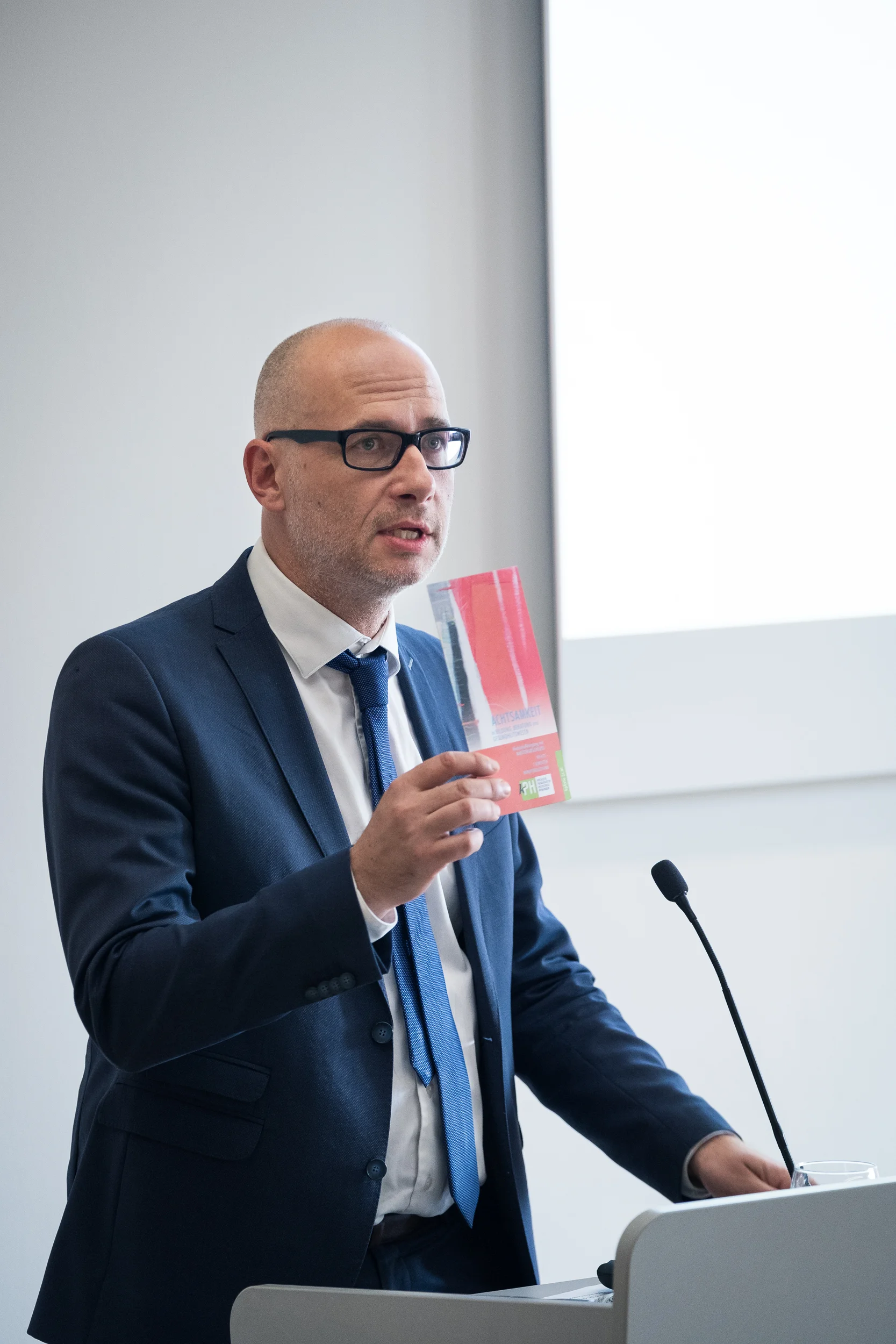 20180517_BuchpräsentationAchtsamkeit_0018.jpg