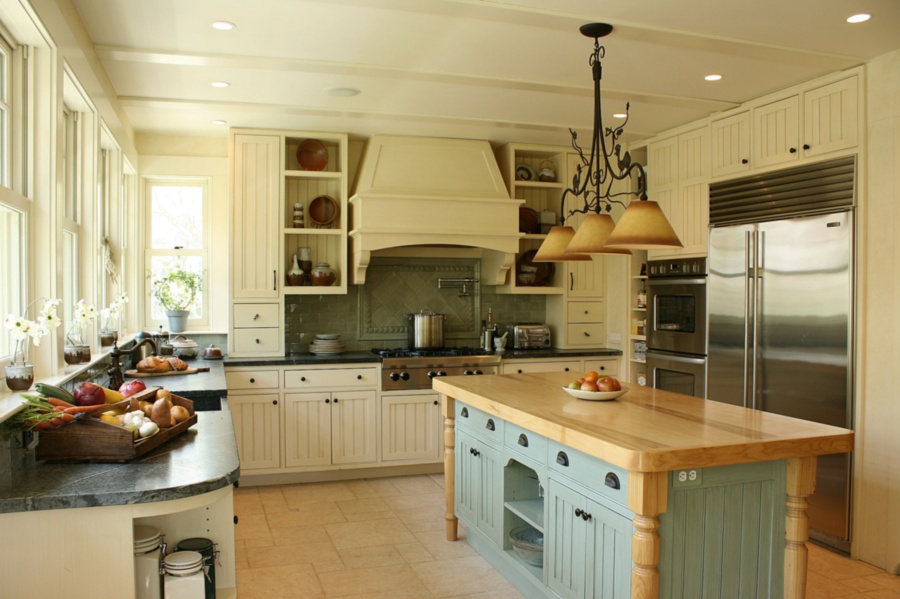 15 - Kitchen F1.jpg