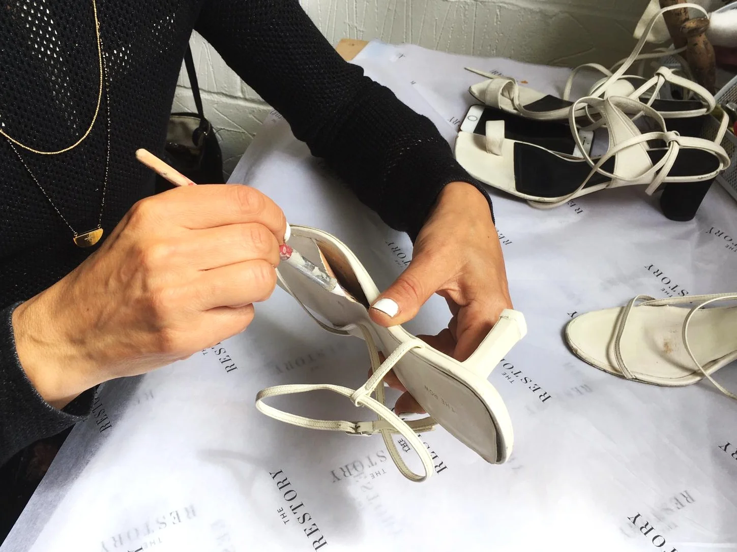 Realigning and glueing down the insoles