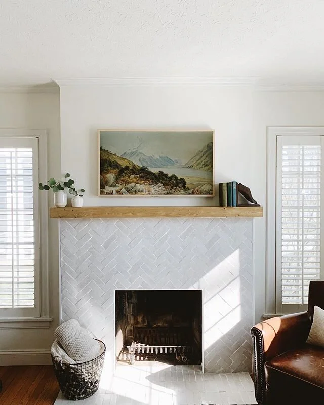 This week is the beginning of a fresh start for me 🤍 First step: restyle the fireplace 🌿 
#cljsquad #vsco #interiordesign