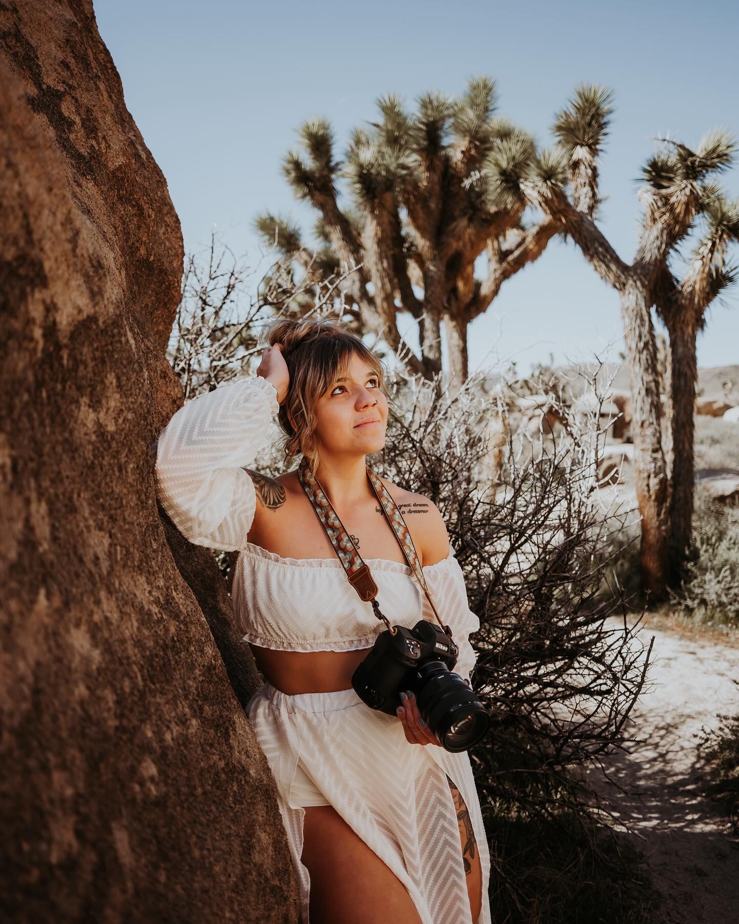 I met this beautiful soul a few weeks ago and I got to photograph her in Joshua Tree❤️✨ @bellcreativephoto
