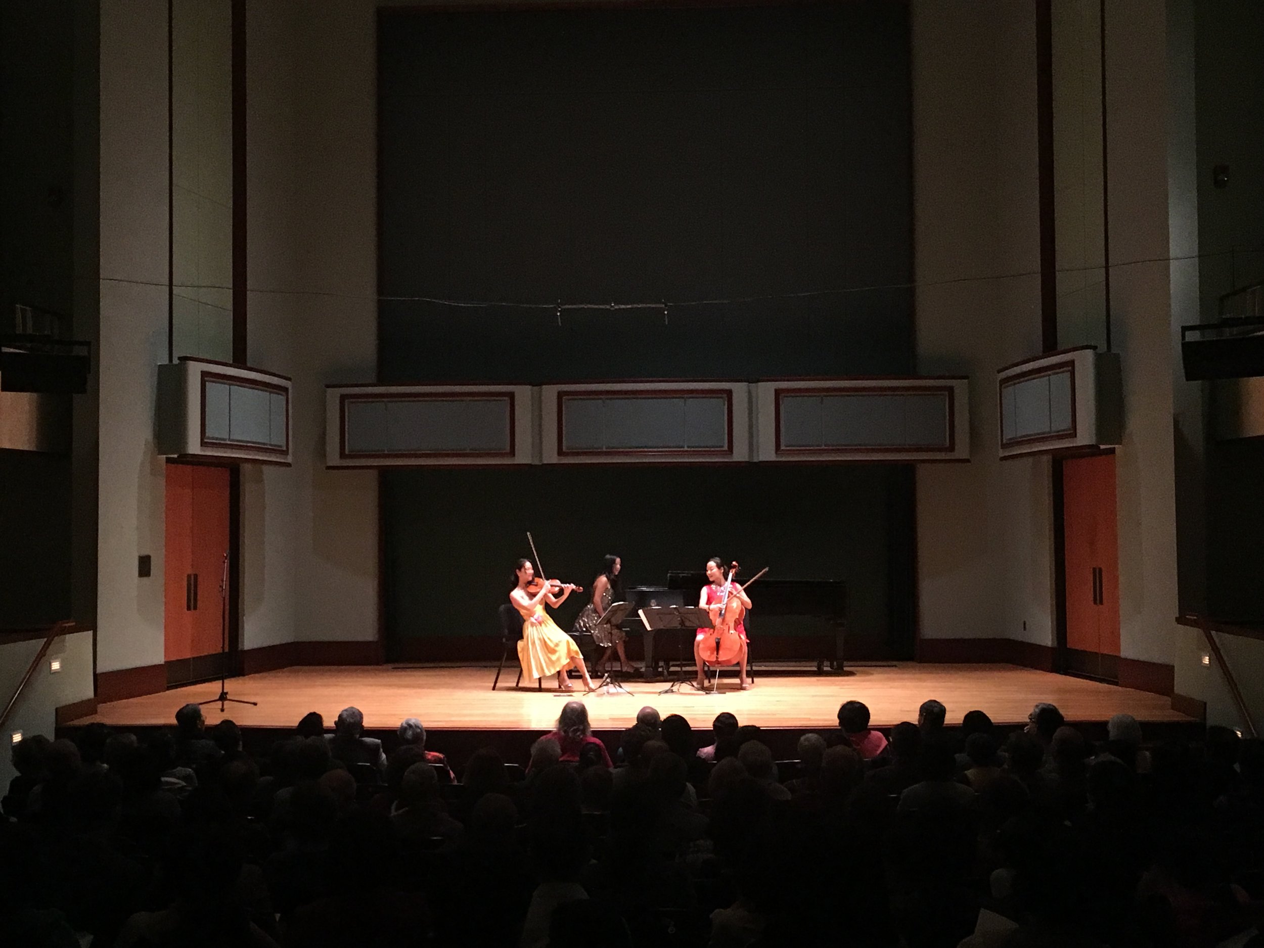 Ahn Trio had so much fun playing for you University of Delaware! Thank you Korean American Association of Delaware, too and the students who played for us! See you again soon!