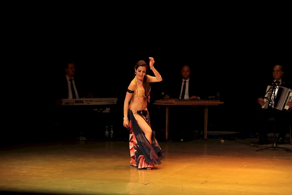 Lorena // The Secrets of Argentinian Oriental Style