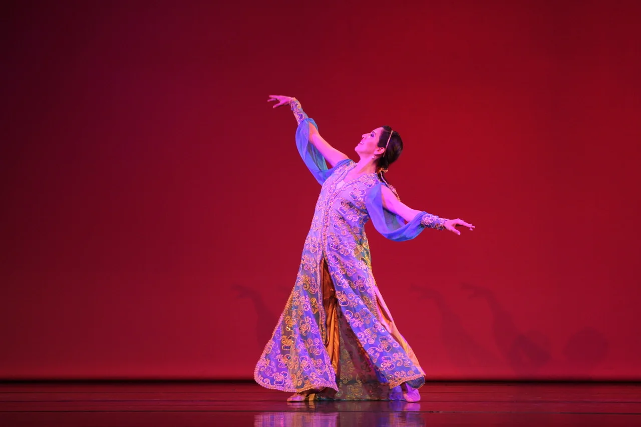 LORENA // MUWASHAHAT