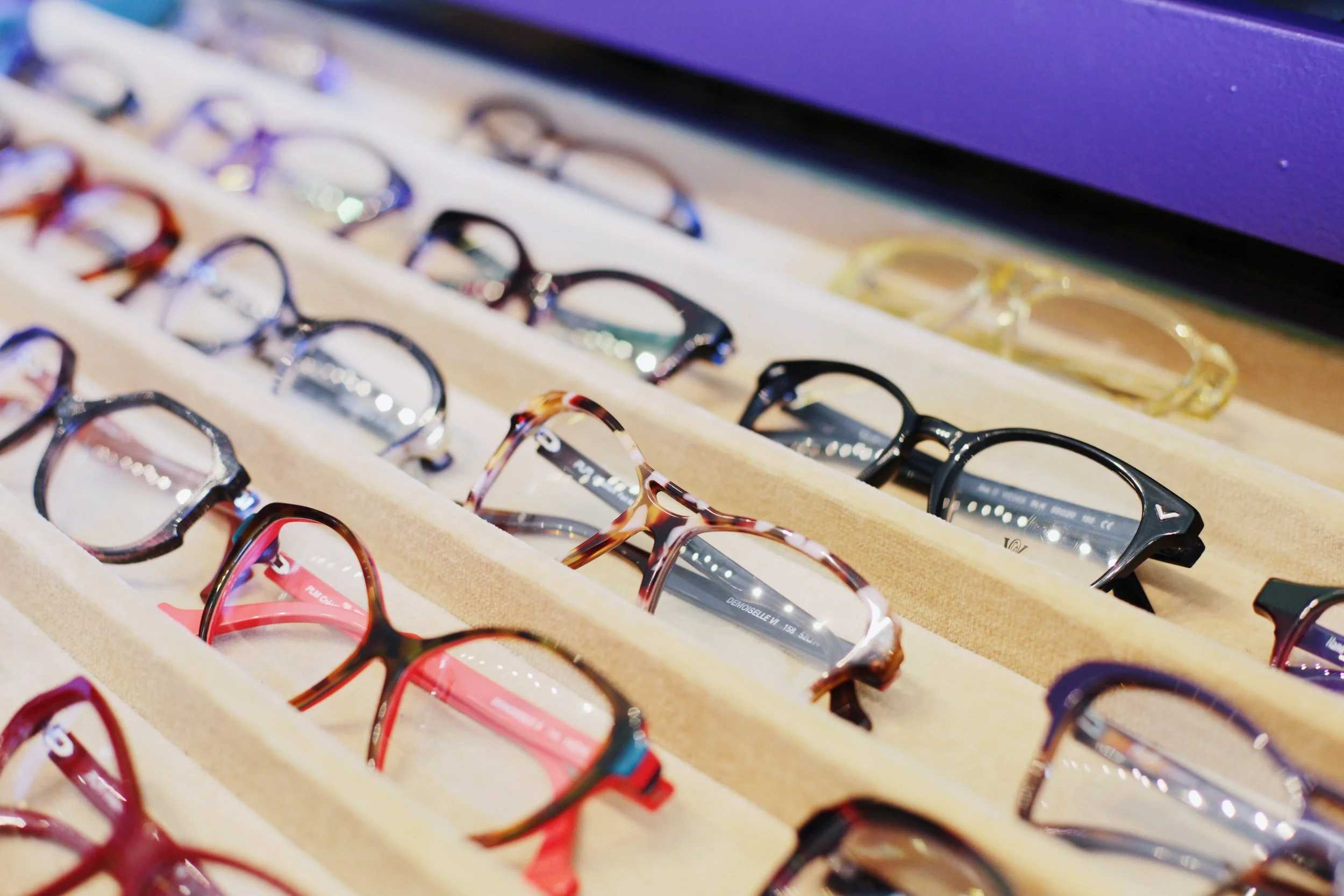 shopping for eyeglass frames