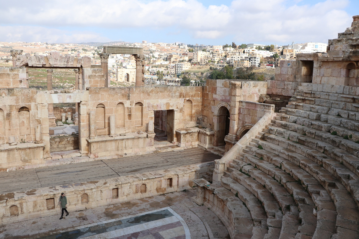 Amphitheater.jpg