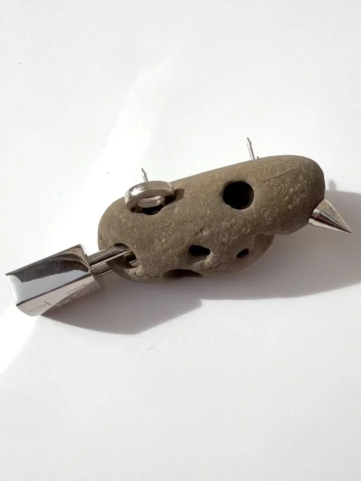 Took a small &quot;break &quot; to learn a new medium 🪨✨💕 these just fun brooches- ring samples but can't wait to show u new works and excited to apply these techniques back home 💅🏻🪨 @emparanoia @pedra_casaestudi