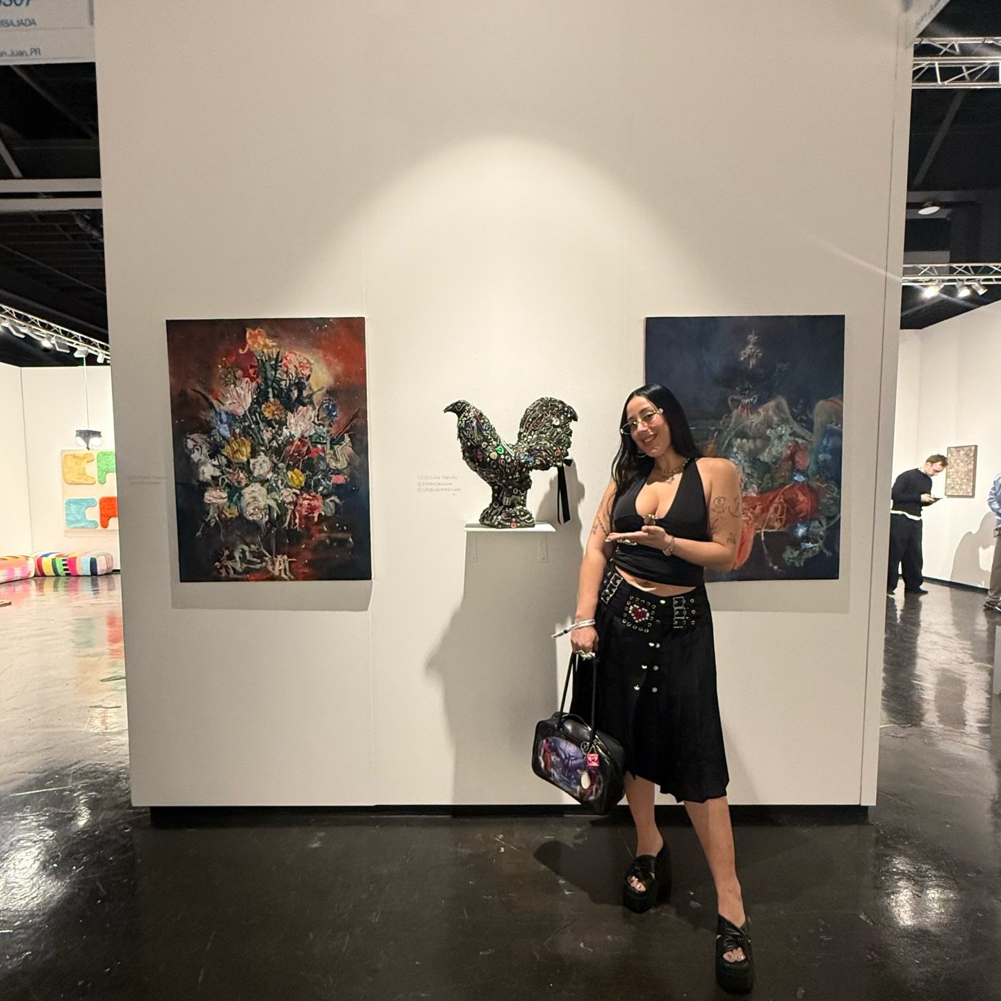 Thank you for the love this wknd 💥💕third year in @newartdealers with the fam @embajadada 🙏🏼💥 came last min but so happy to ran into friends &amp; colleagues 💕 Plus such an honor to be part of TOMA @nikefootball  event this wknd , got to meet el