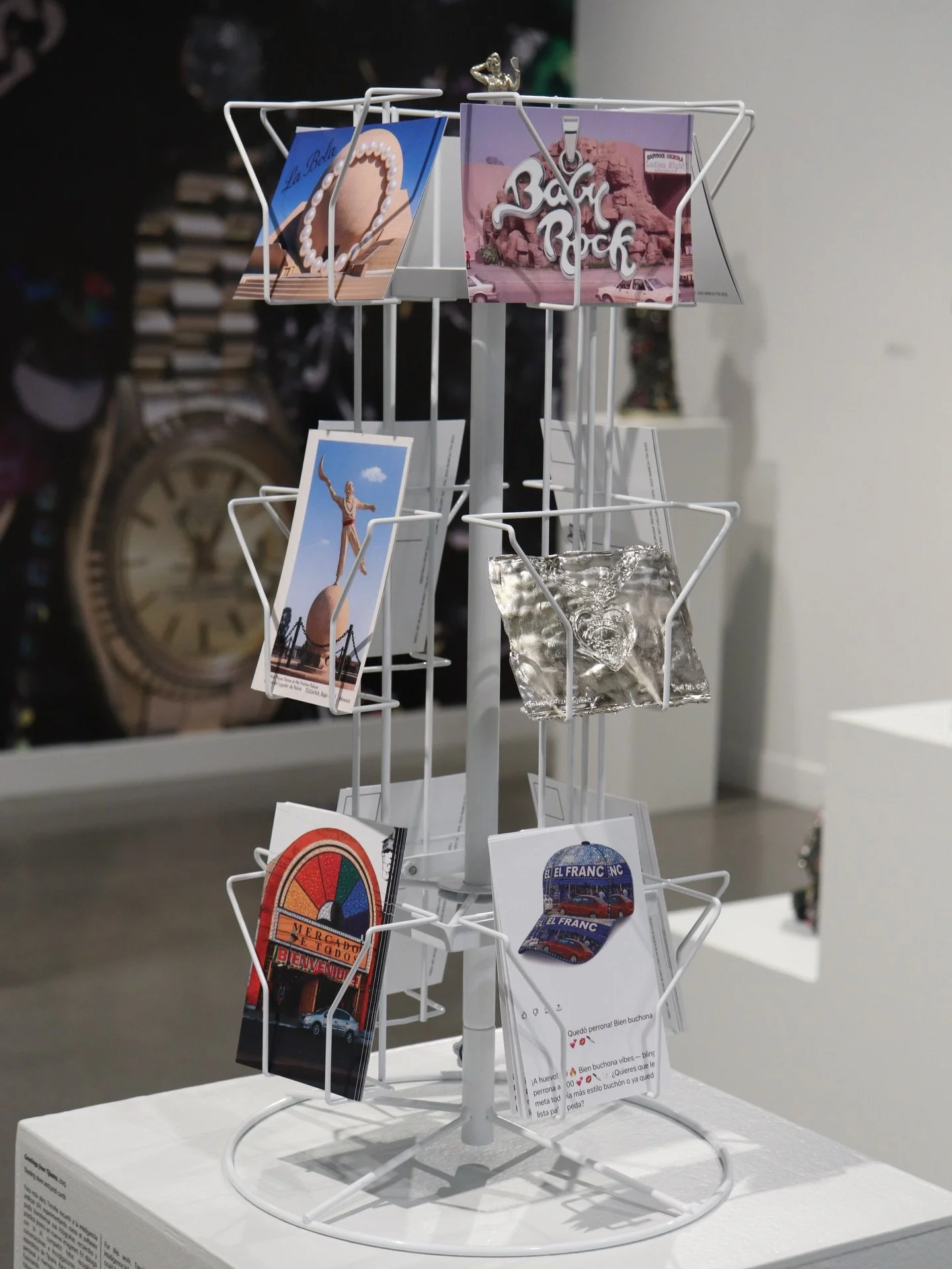 𝒢𝓇𝑒𝑒𝓉𝒾𝓃𝑔𝓈 𝒻𝓇♡𝓂 𝒯𝒾𝒿𝓊𝒶𝓃𝒶 Solo exhibition - post card piece Currently on view at @nmsuartmuseum 💌💕also one of my fav works of the exhibition ☺️🎀

For this work, Trevi&ntilde;o turned to artificial intelligence (AI), experimenting w