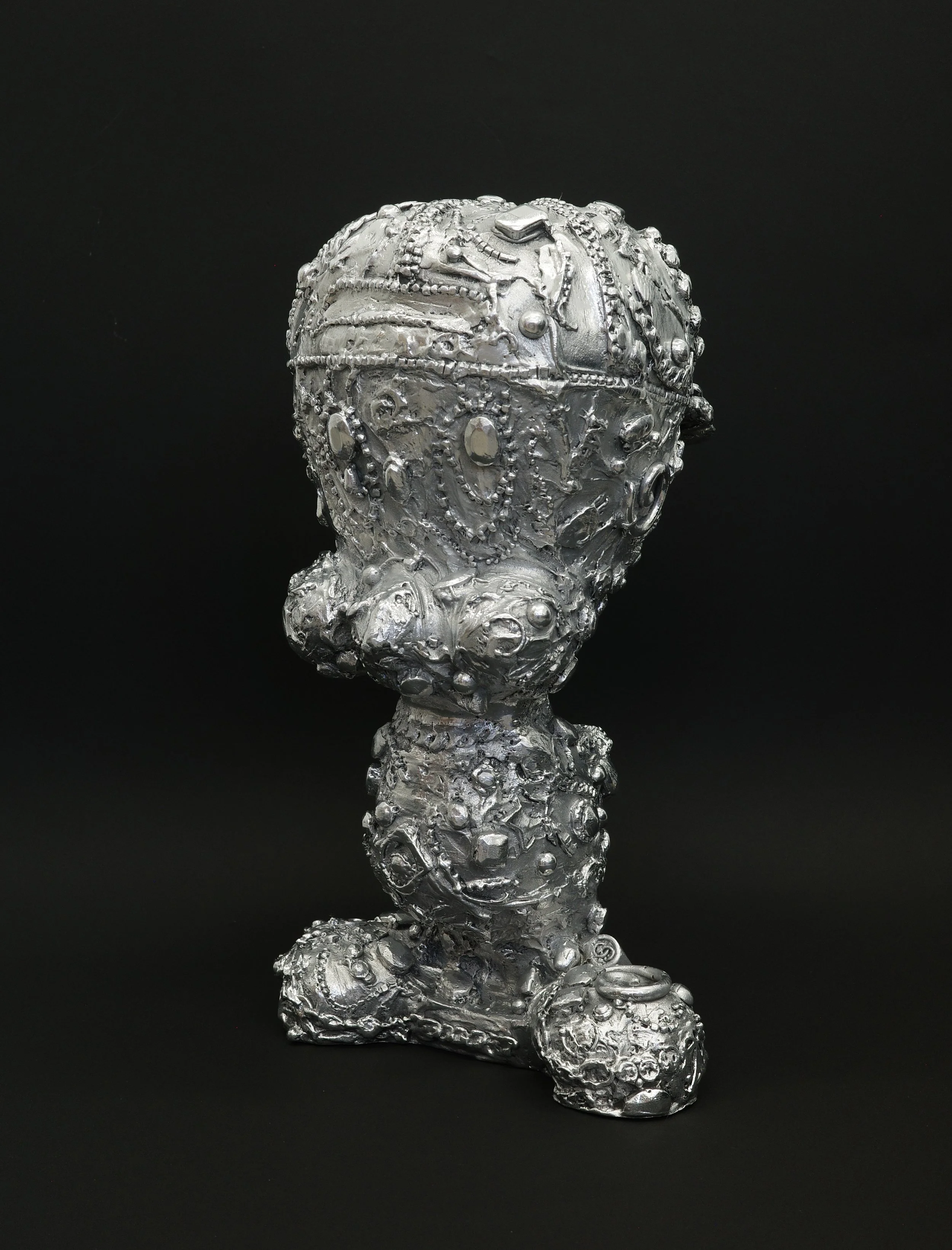 TWEETY 🐥🖤✨ Day 4 @newartdealers Booth B8 @embajadada 

Tweety,2026 
Aluminum 
5 x 12 inches