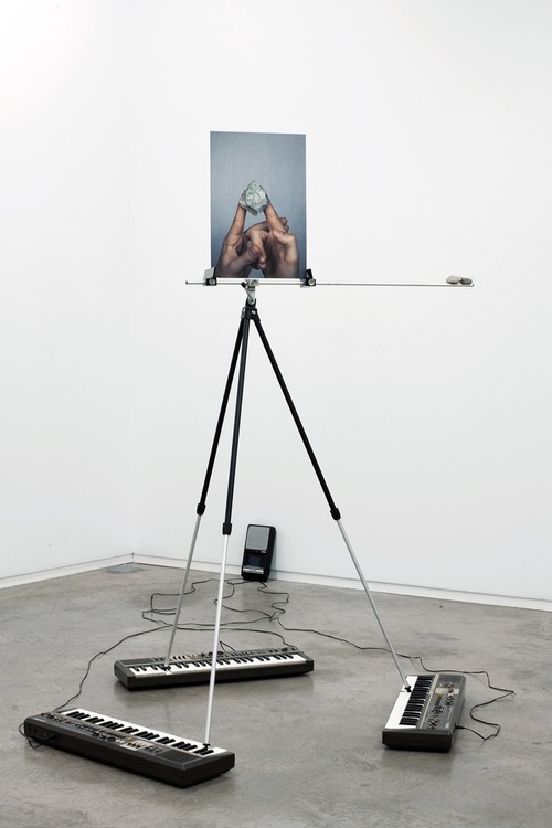 in accordance with things / the vulnerability of the actual in the presence of itself, 2015