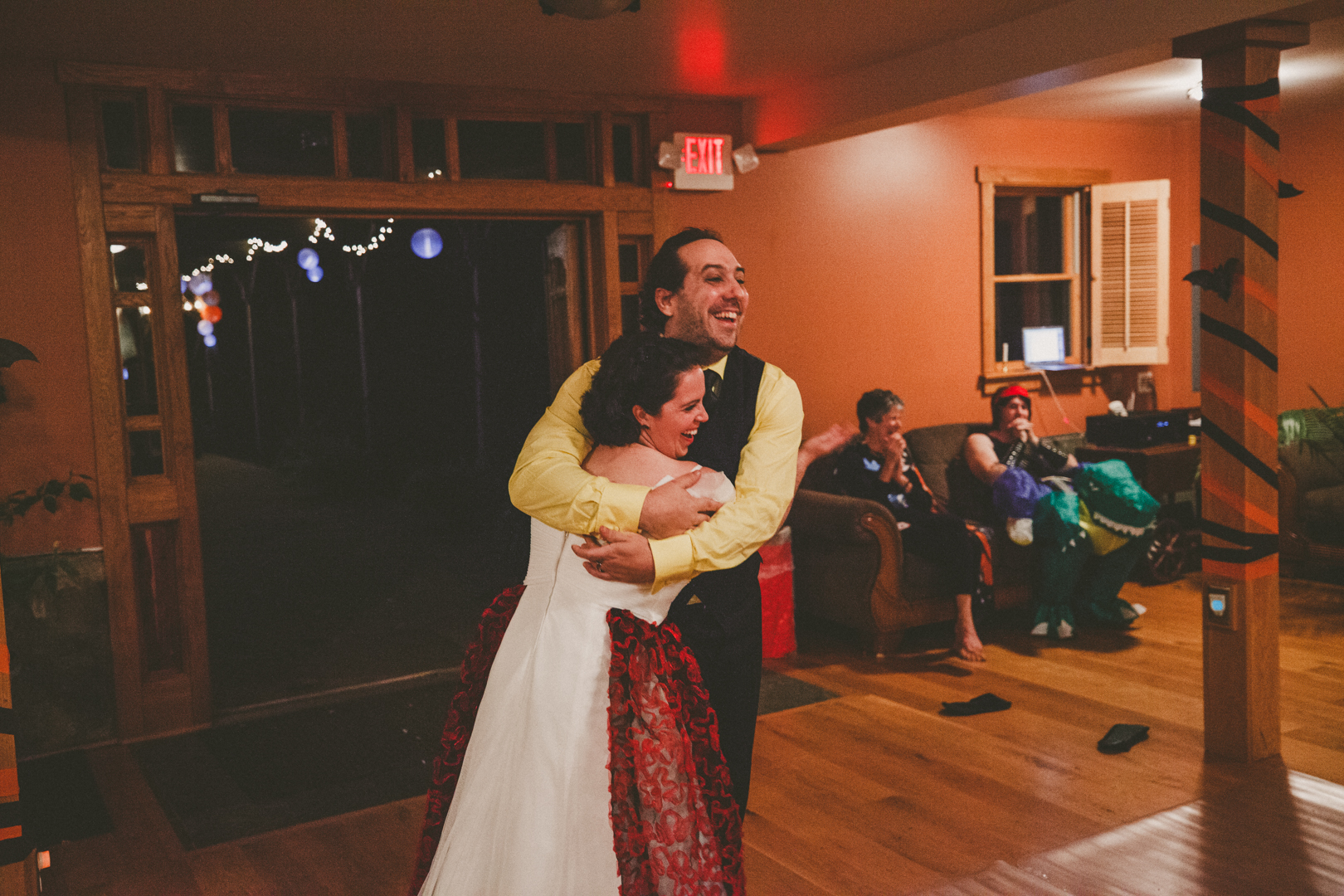 Mike&Hannah_HalloweenWedding-42.jpg