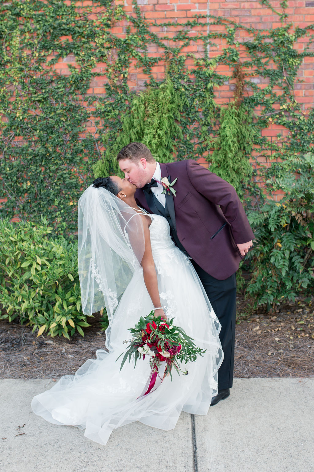  Haley Colley Photography with bouquet by Johnson Florist 