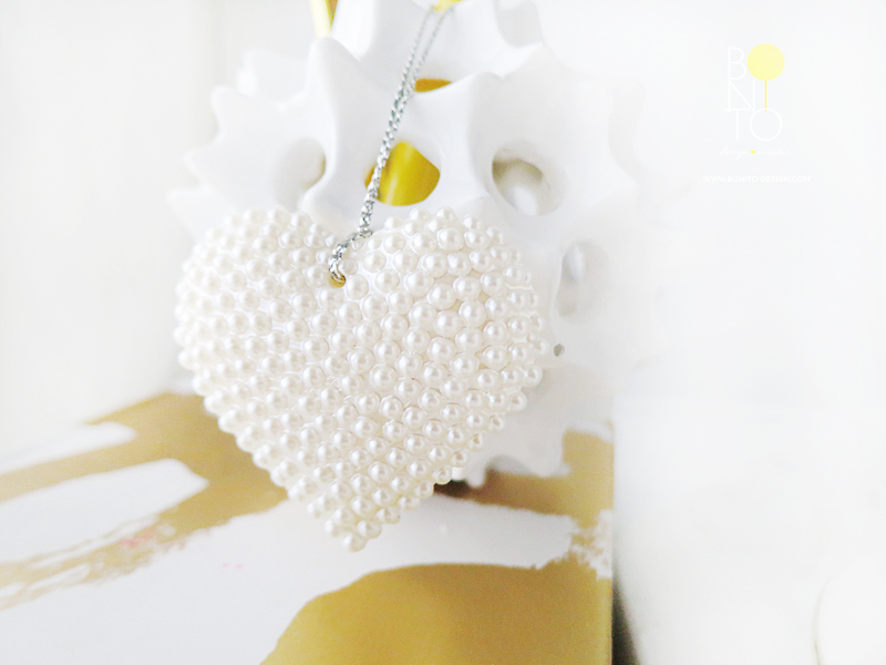 Adding a pretty Ornament and hanging it from your Pen stash is another cute & quick way to decorate your desk or just go with a minimal look.