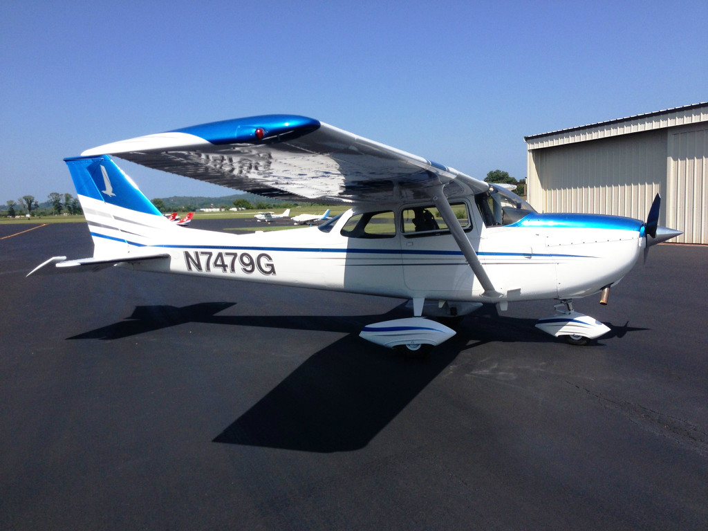 N7479G - Our nicely-equipped Cessna 172K