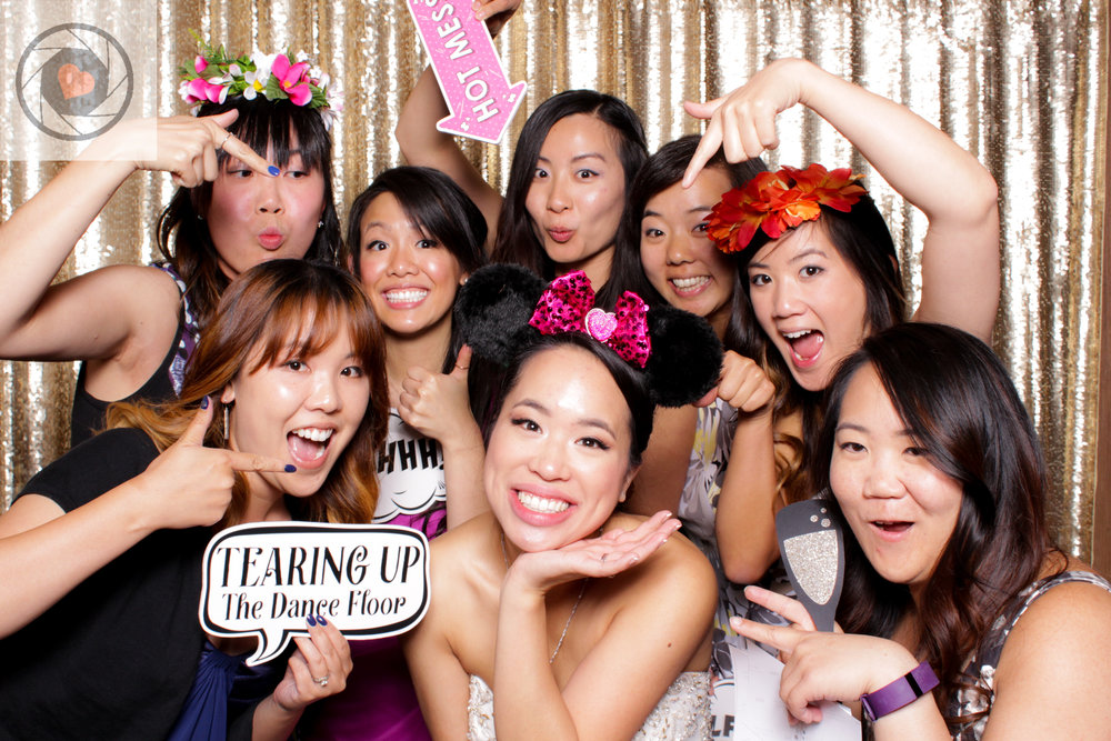 FOTOMOJI_Calgary_Photobooth_AmanthaJeremy-360.jpg