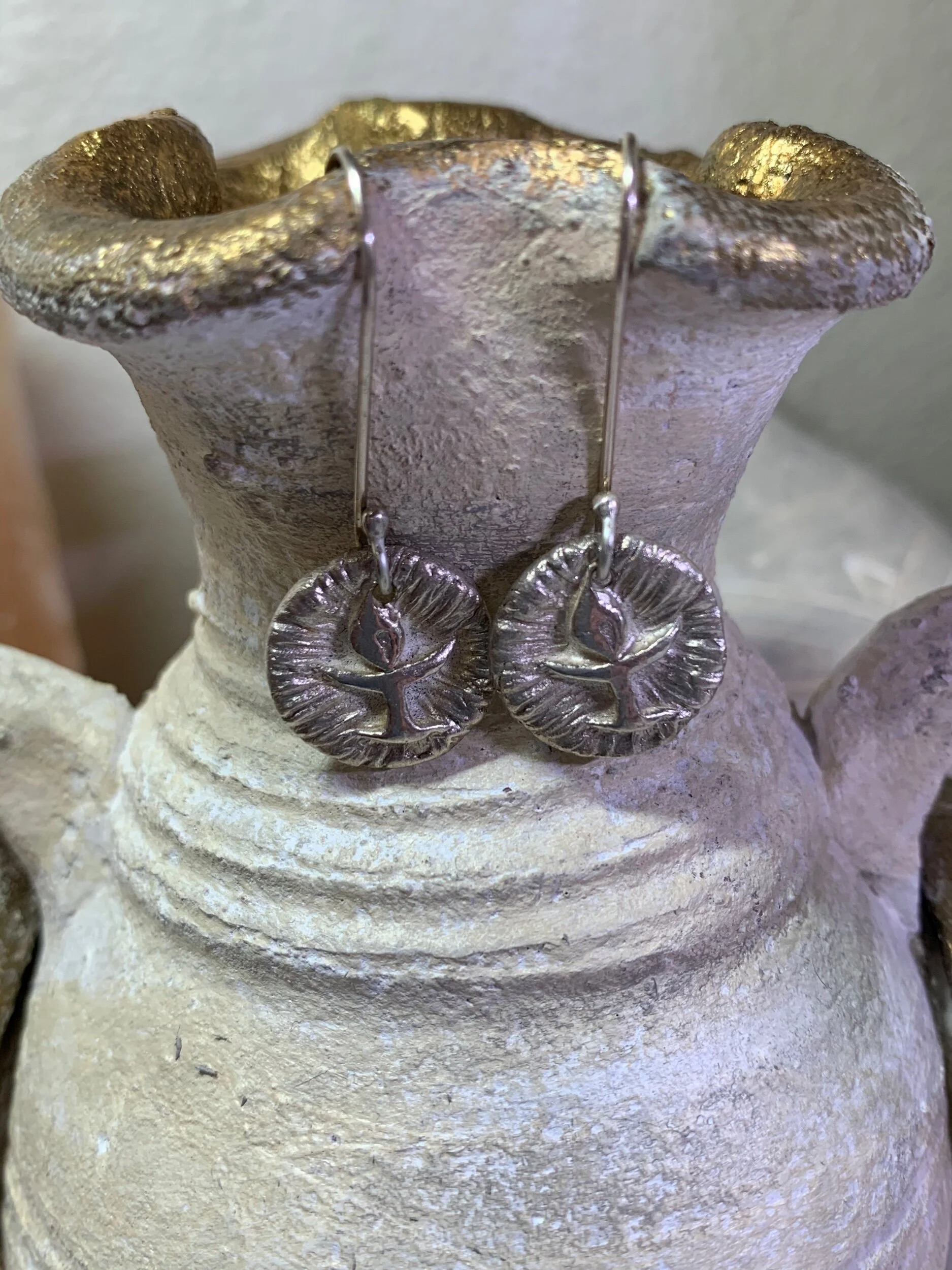 023341EF-7C04-4C3F-8BFD-011CAF1733F5