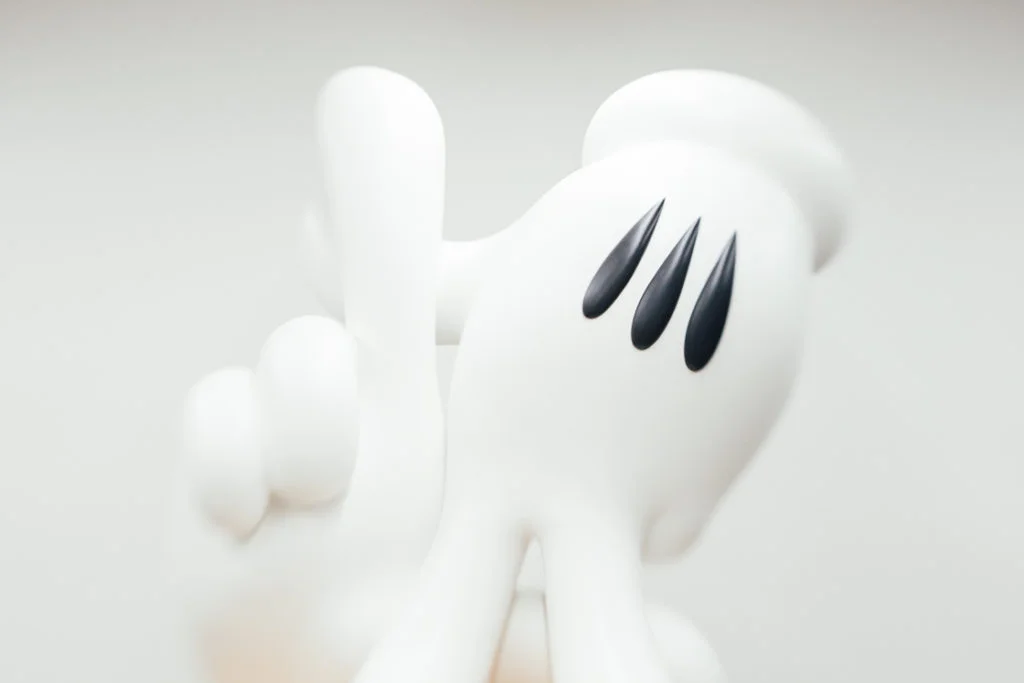 Slick’s take on the LA fingers made famous in a photo by Estevan Oriol.