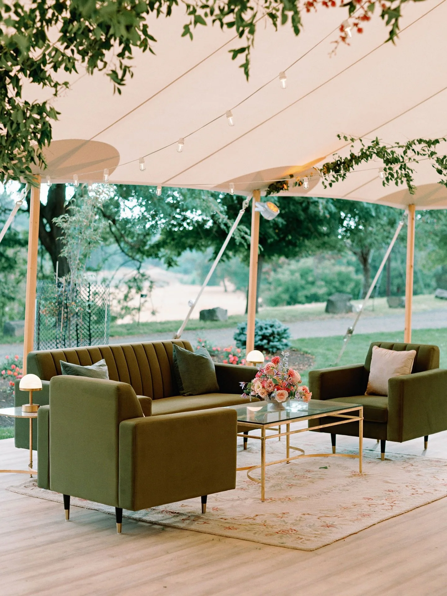 Still swooning over this jaw-dropping gorgeous wedding at Abeja Winery in Walla Walla. 

When the views, the vows, and the vibes all hit just right. ✨

Planning &amp; Design @simplychicwed
Photography @imryanray
Venue and Culinary @abejawineryinn
Ten