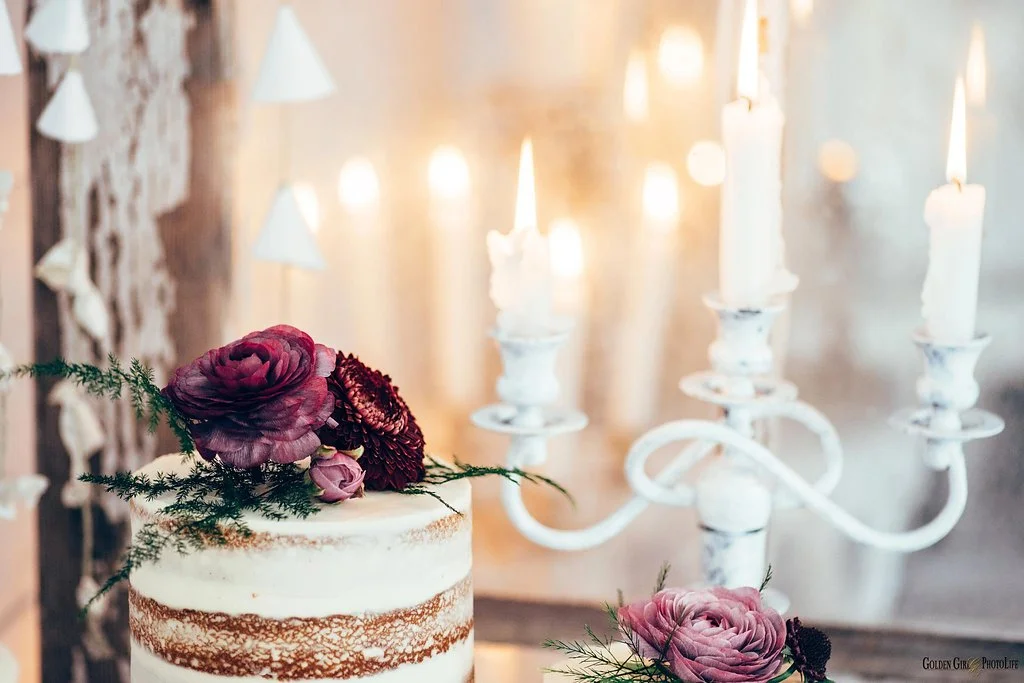 seattle-tiny-house-styled-shoot-wedding-cake-design_0006.jpg