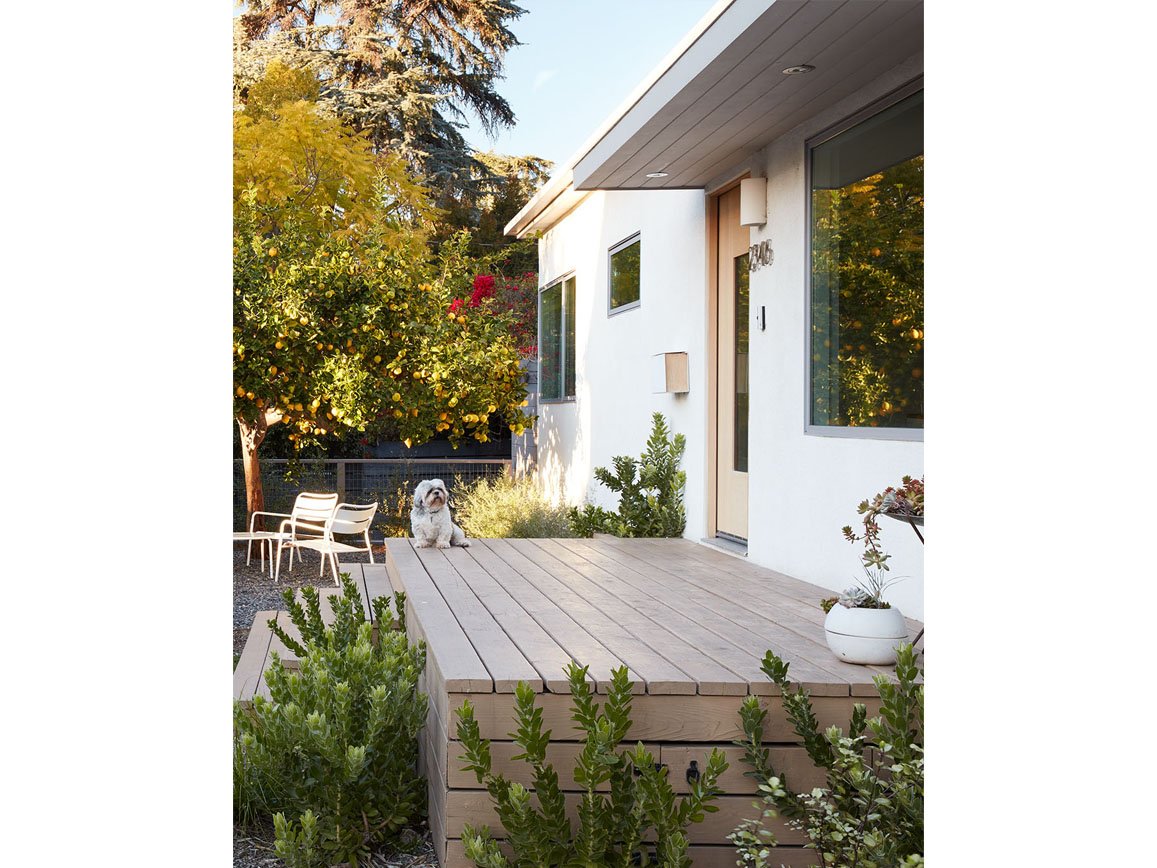 EDGEWATER EXT FRONT 1_SM_BORDER.jpg