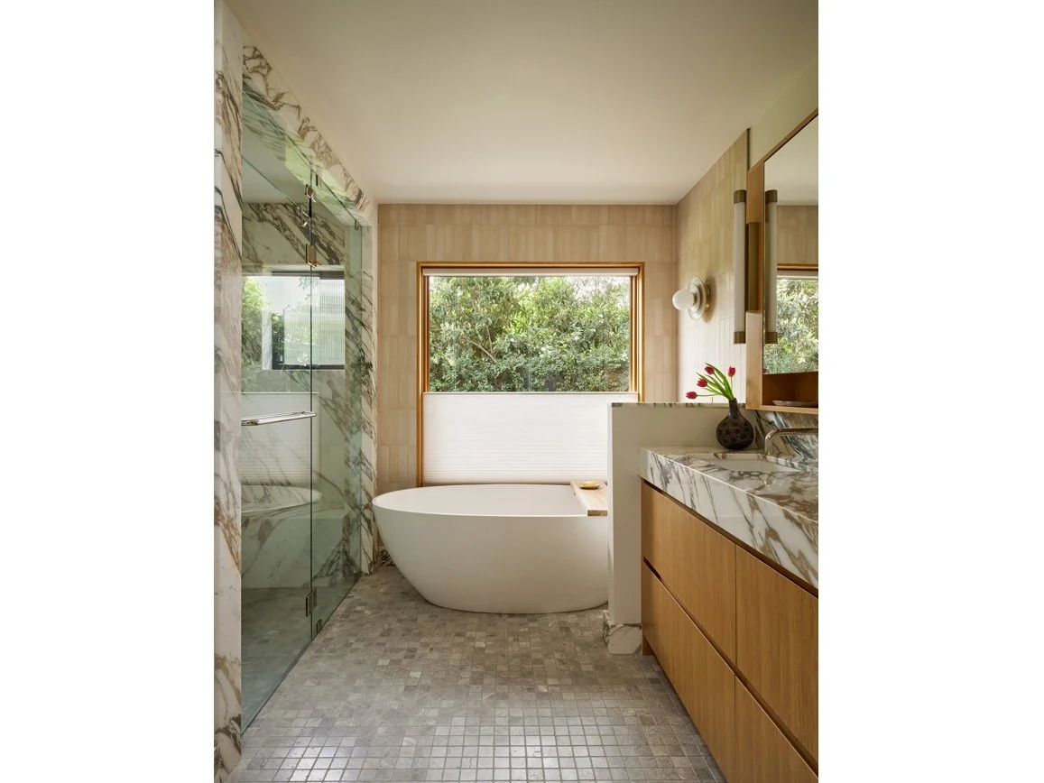LL_PRIMARY BATH_SM_BORDER.jpg
