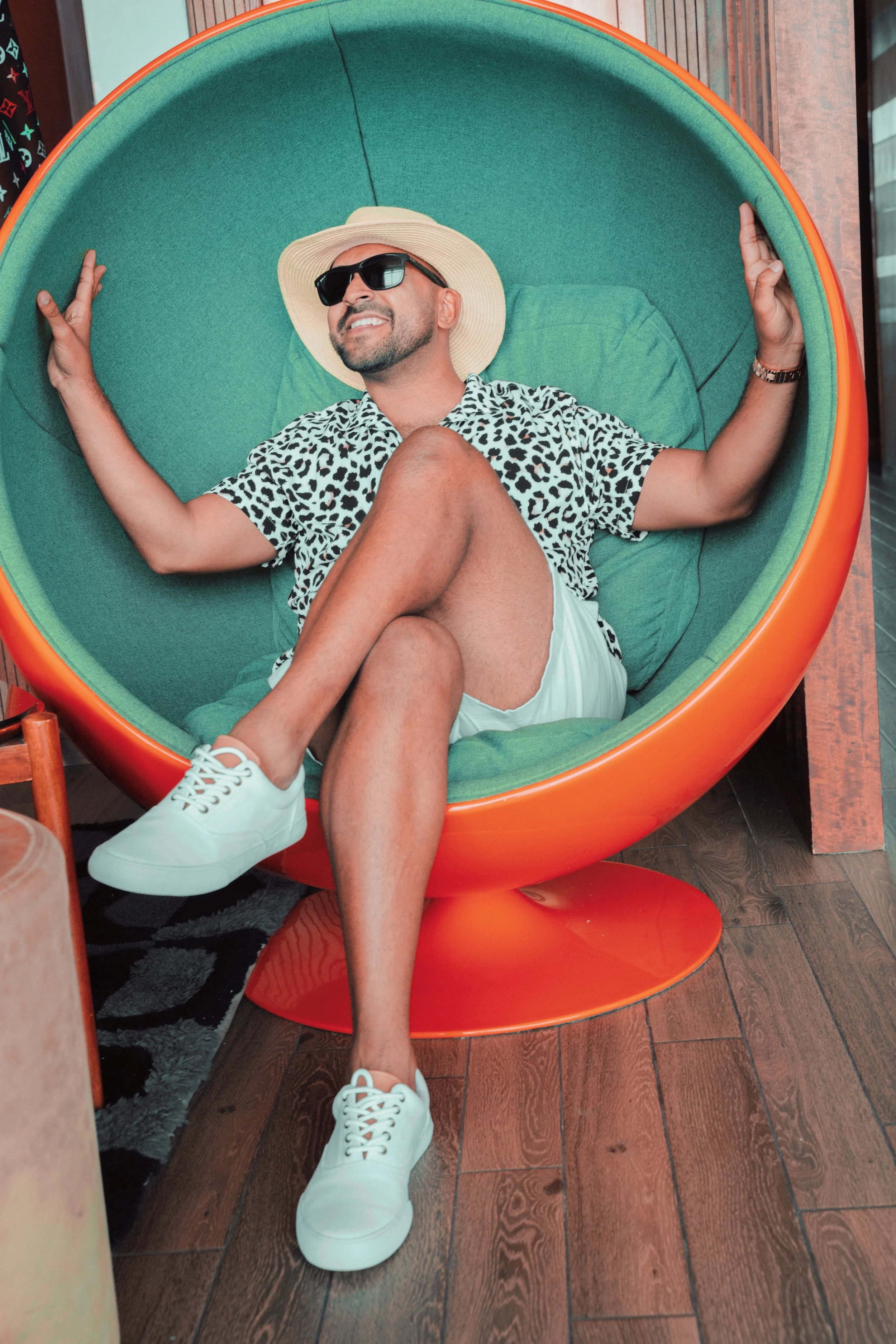 Meet Me in a New York Hotel Lobby - The Aliz at Times Square