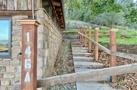 stairs up.jpg
