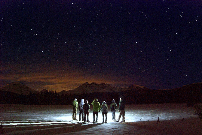 Moonlight-and-Starlight-Snowshoe-Tours-Bend.gif