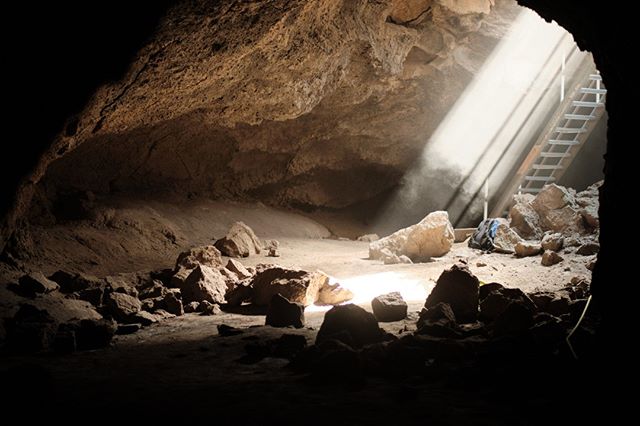 We need your help - Cave Clean Up: bit.ly/cave-cleanup-wt (in bio)
October 19 & 20 we are partnering with the Oregon High Desert Grotto to clean up graffiti and trash. Multiple times / days are available to volunteer - we would love for you to join us!
Photo by @drewpick #inbend #visitbend #bendoregon #wanderlusttours #thebestofbend #centraloregon #backyardbend #traveloregon #volunteer #caves