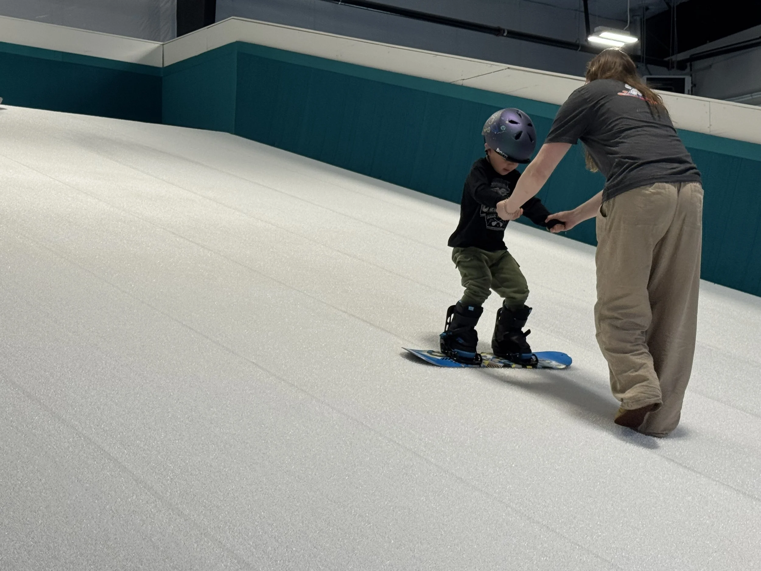 Snowboard heelside.jpg