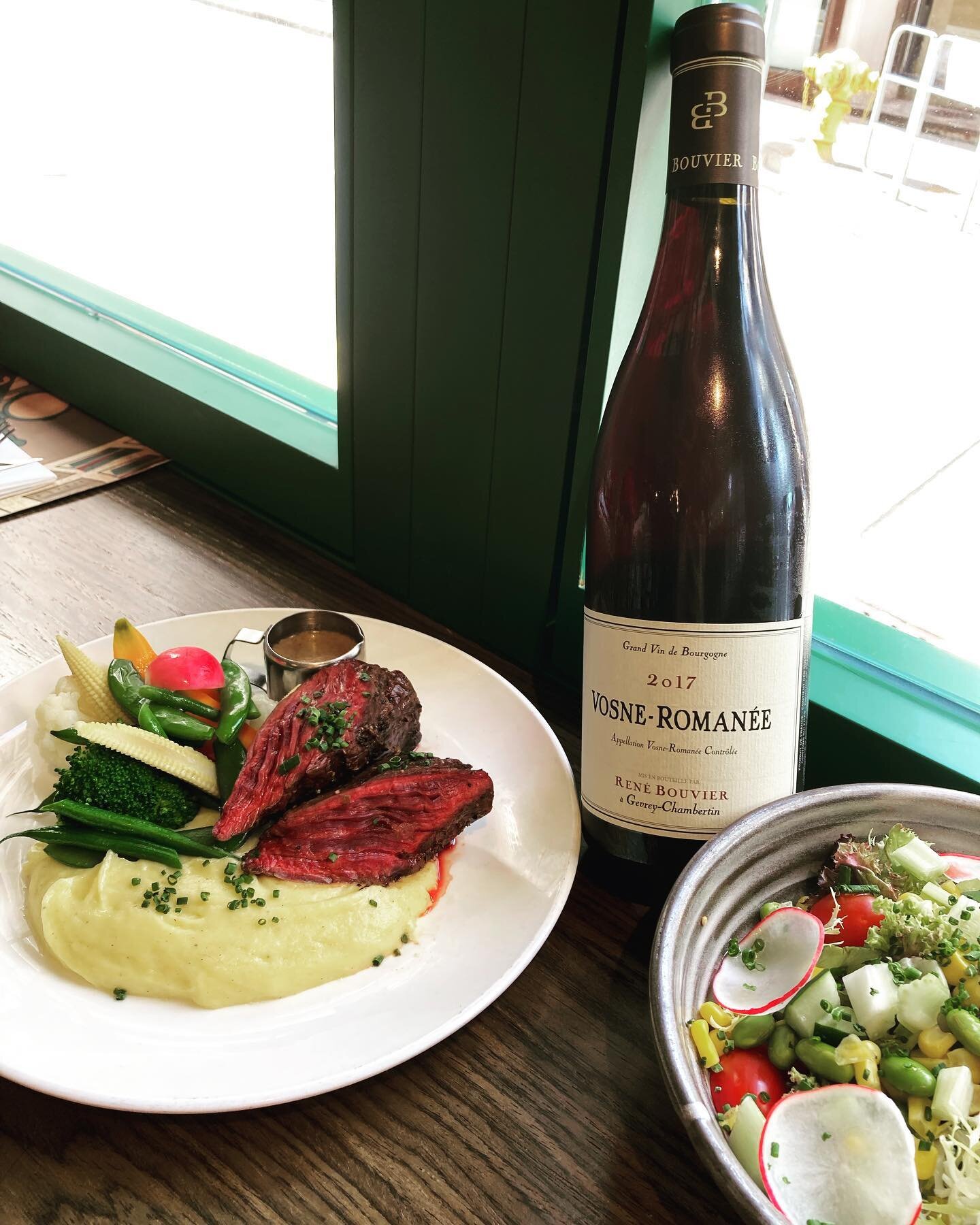 Complex and elegant&nbsp;

🍇Domaine Rene Bouvier, Vosne Romanee 2019&nbsp;

🍇Domaine Rene Bouvier was founded in 1910, trying to combine the traditions of Burgundy with the technological advances of modern viticulture.&nbsp; The product is a wine w