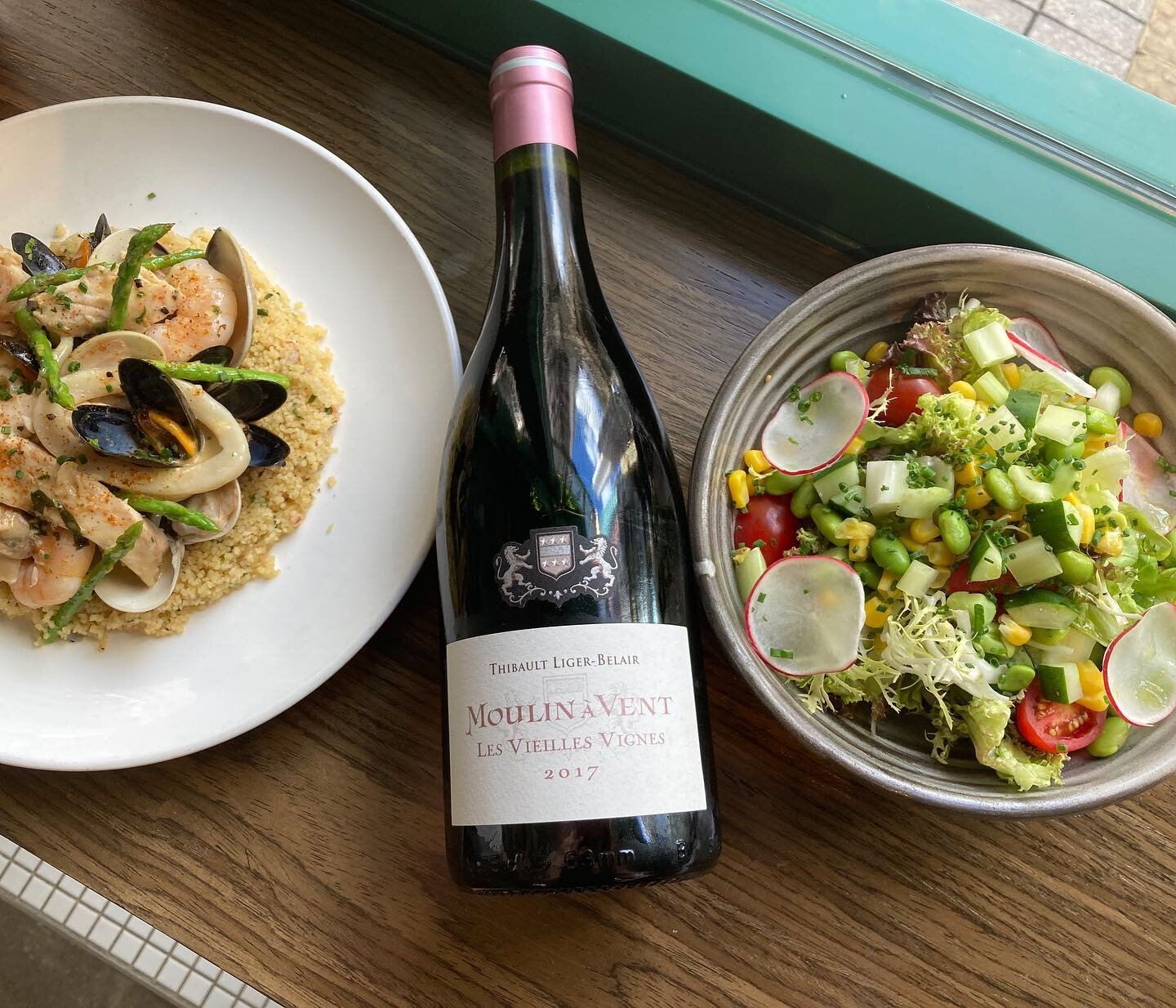A Beaujolais with layerings
Domaine Thibault Liger-Belair Moulin a&nbsp;Vent, Les Vielles Vignes 2017 &nbsp;
&nbsp; &nbsp;
🍇From the 7 ha of old vines planted between 1910 and&nbsp;1955 on&nbsp;the terroir of pink granite and quartz. Aged on the fou