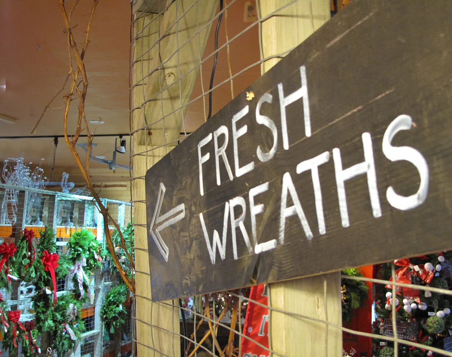 DAYTRIP: Christmas Crafting & Old World Market